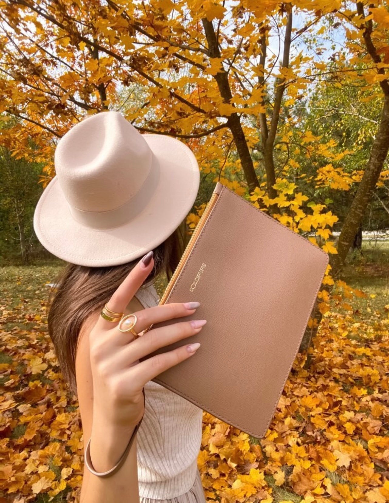 BEIGE FEDORA